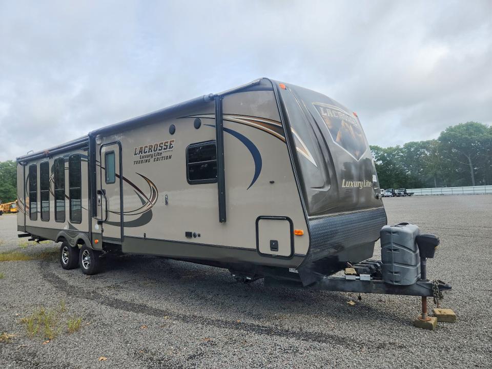 2015 Foresriver Lacrosse VIN 5ZT2LCYB8FB005546 COPART salvage auction — WATER/FLOOD, MA - CERT OF TITLE-RECONSTRCTD FLD, sold $15 on 2026-07-28 (photo 4)