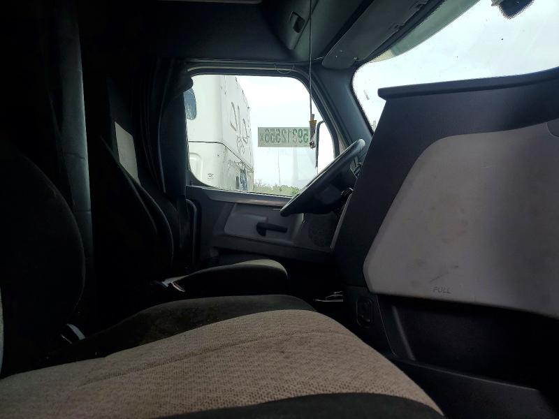 2018 Freightliner All other VIN 3AKJHHDR6JSJR1263 COPART salvage auction — FRONT END, CT, sold $3,350 on 2026-08-20 (photo 5)