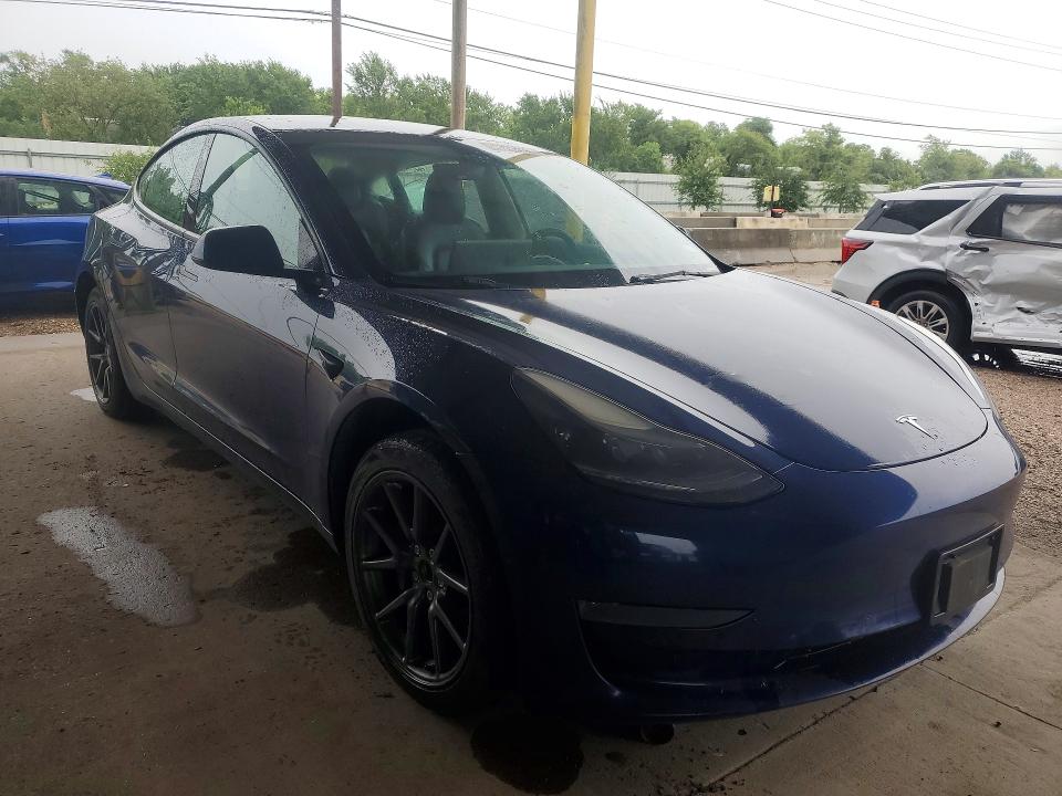 2022 Tesla Model 3 VIN 5YJ3E1EA1NF191197 COPART salvage auction — REAR END, Tx - Certificate Of Title, sold $4,100 on 2026-07-22 (photo 4)