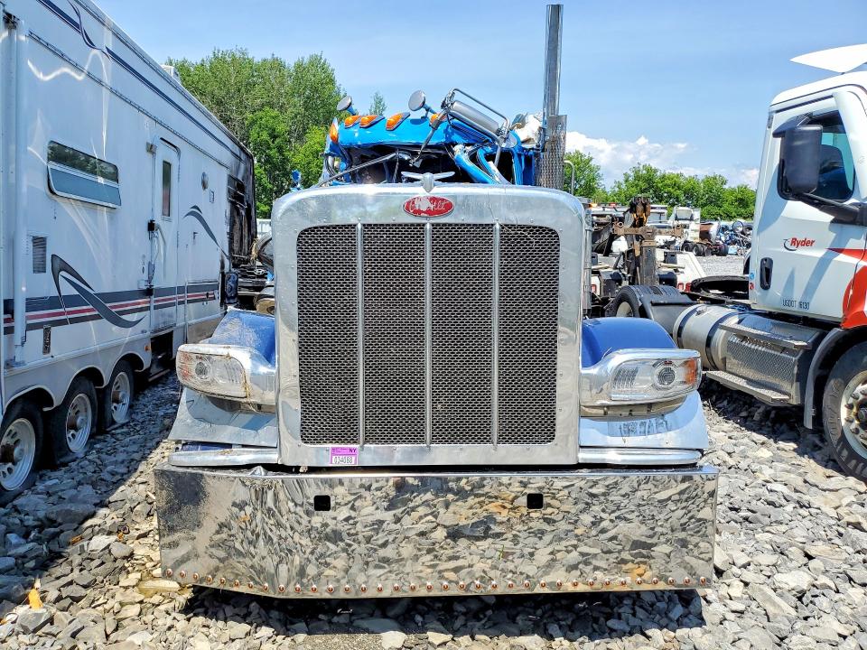 2019 Peterbilt All other VIN 1XPXD49X8KD421808 COPART salvage auction — ROLLOVER, NE - CERT OF TITLE-SALVAGE, sold $5,100 on 2026-07-30 (photo 5)