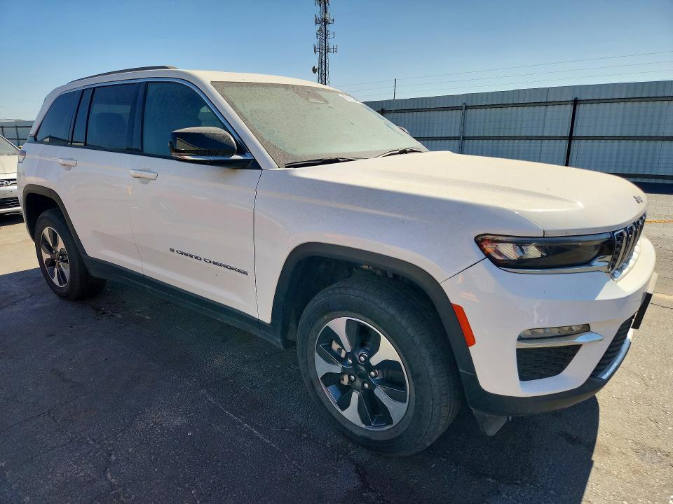 2024 Jeep Cherokee VIN 1C4RJYB69RC181633 COPART salvage auction — MECHANICAL, Ca - Non-Repairable Vehicle Cert, sold $18,500 on 2026-08-21 (photo 4)