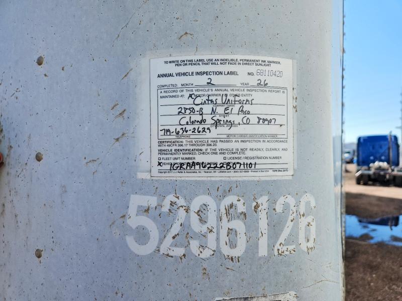 2002 Great dane All models VIN 1GRAA96222B071101 COPART salvage auction — MINOR DENT/SCRATCHES, CT, sold $1,000 on 2026-08-31 (photo 8)