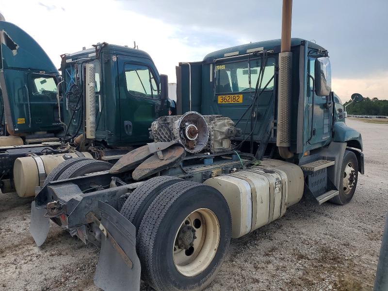 2017 Mack All other VIN 1M1AW01X5HM009490 COPART salvage auction — MINOR DENT/SCRATCHES, IN - CERTIFICATE OF TITLE, sold $2,100 on 2026-07-31 (photo 4)