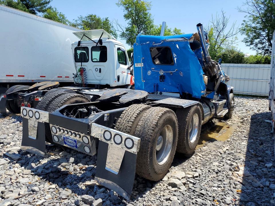 2019 Peterbilt All other VIN 1XPXD49X8KD421808 COPART salvage auction — ROLLOVER, NE - CERT OF TITLE-SALVAGE, sold $5,100 on 2026-07-30 (photo 3)