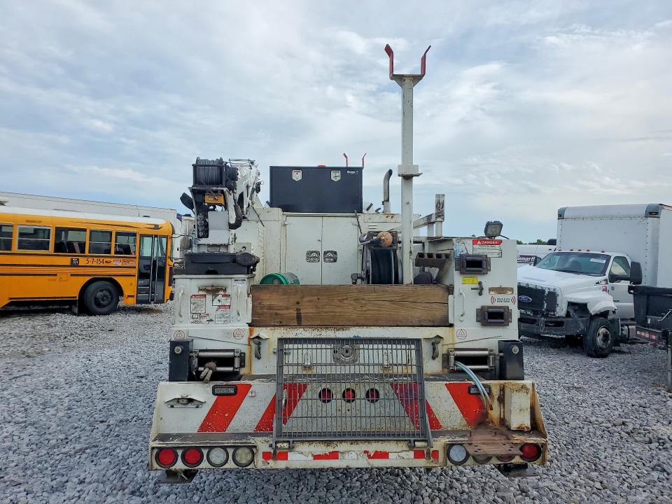 2016 Freightliner All other VIN 1FVAG0CY8GHHC7810 COPART salvage auction — MINOR DENT/SCRATCHES, NJ - CERTIFICATE OF TITLE, sold $2,550 on 2026-07-28 (photo 6)