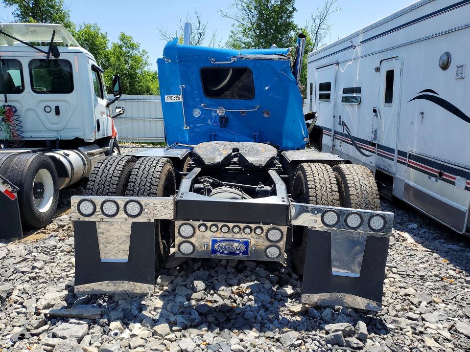 2019 Peterbilt All other VIN 1XPXD49X8KD421808 COPART salvage auction — ROLLOVER, NE - CERT OF TITLE-SALVAGE, sold $5,100 on 2026-07-30 (photo 6)