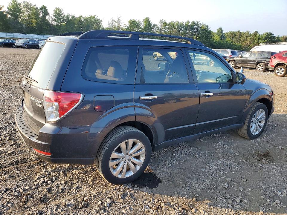 2011 Subaru Forester VIN JF2SHADC3BH735492 COPART salvage auction — MINOR DENT/SCRATCHES, MD - CERTIFICATE OF TITLE, sold $750 on 2026-07-27 (photo 3)