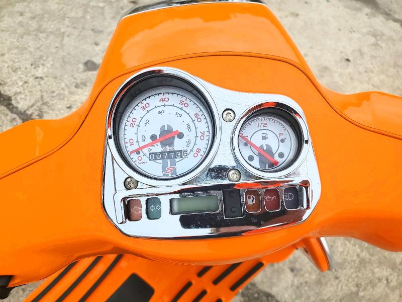 2011 Vespa Scooter VIN ZAPM688F0B5400068 COPART salvage auction — SIDE, ST, sold $425 on 2026-07-30 (photo 7)