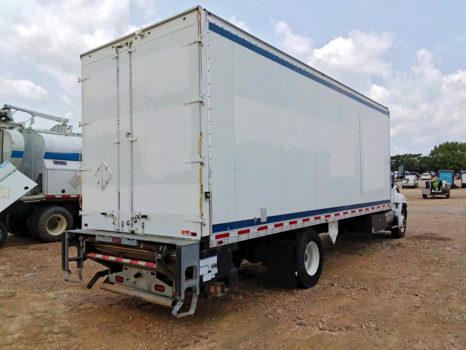2019 Hino All other VIN 5PVNE8JV0K4S57445 COPART salvage auction — MINOR DENT/SCRATCHES, NC - DEALER ONLY CLEAN TITLE, sold $5,200 on 2026-07-30 (photo 3)