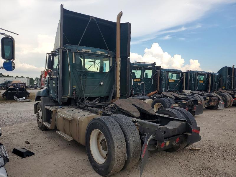 2015 Mack All other VIN 1M1AW01X7FM006927 COPART salvage auction — MINOR DENT/SCRATCHES, IN - CERTIFICATE OF TITLE, sold $2,550 on 2026-07-31 (photo 3)