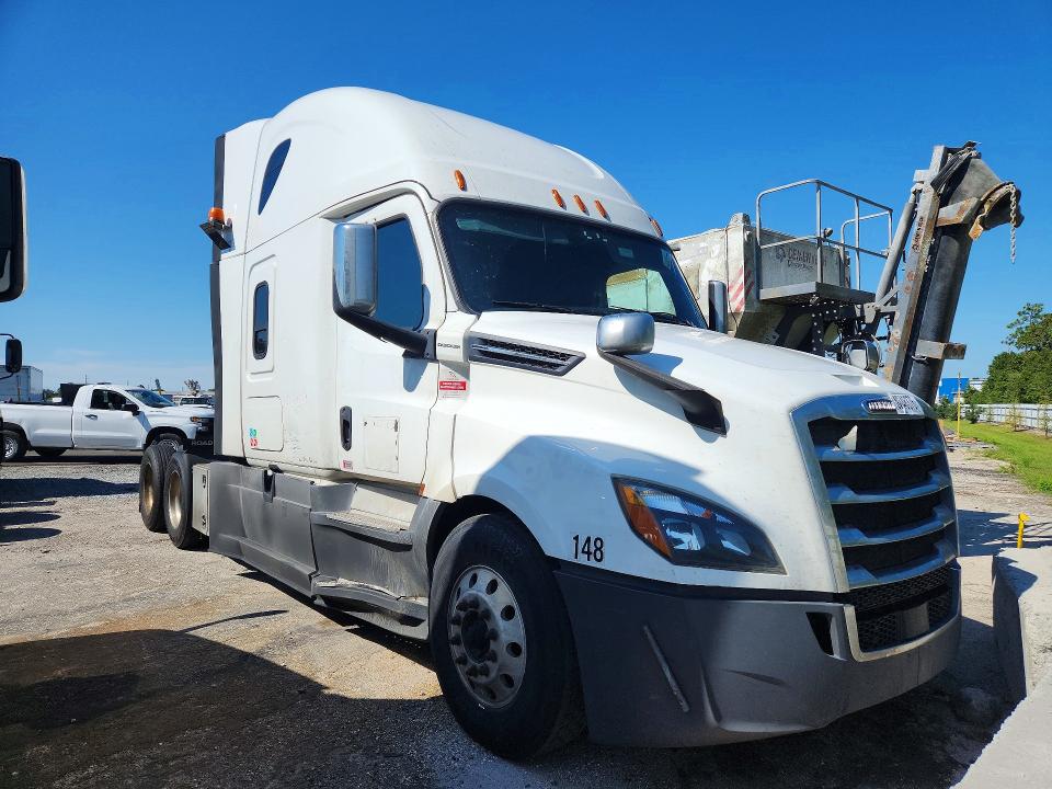 2020 Freightliner All other VIN 3AKJHHDR2LSKW8942 COPART salvage auction — MINOR DENT/SCRATCHES, FL - CERTIFICATE OF TITLE, sold $9,300 on 2026-08-25 (photo 4)