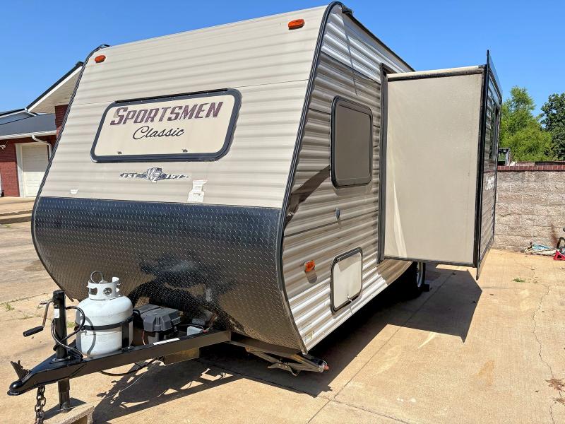 2017 Kz-rv Sportsmen VIN 4EZTK1913H4109614 COPART salvage auction — HAIL, AR - CERTIFICATE OF TITLE (P), sold $650 on 2026-07-28 (photo 2)