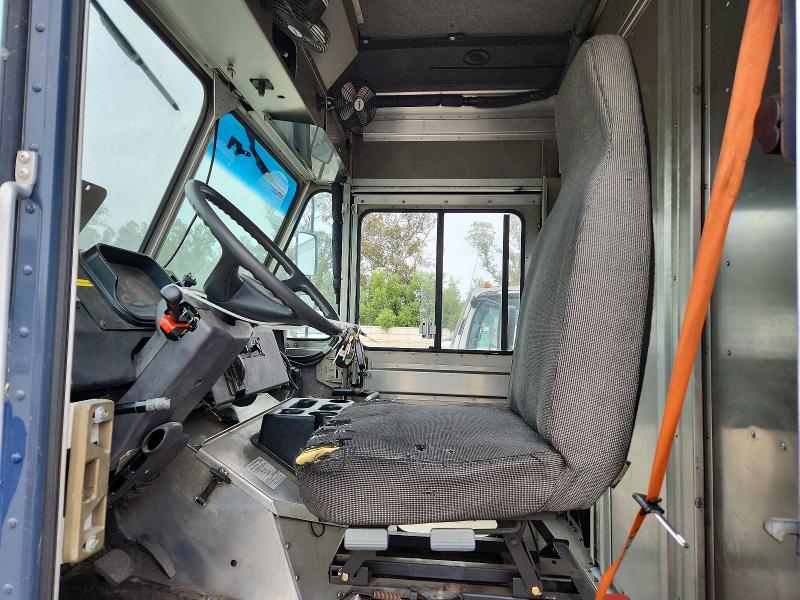 2021 Freightliner All other VIN 4UZAC2GA2MCMM9749 COPART salvage auction — MINOR DENT/SCRATCHES, CA - DIS/DLR/EXP ONLY CLEAN TITLE, sold $550 on 2026-07-28 (photo 7)