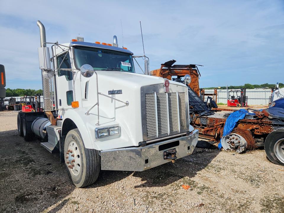 2013 Kenworth All other VIN 1XKDD49X8DJ343611 COPART salvage auction — FRONT END, IN - CERTIFICATE OF TITLE (P), sold $8,800 on 2026-07-28 (photo 4)