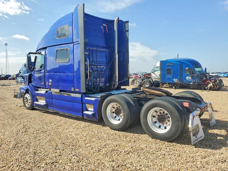2018 Volv Vn VIN 4V4NC9EH1JN888914 COPART salvage auction — FRONT END, TX - SALVAGE VEHICLE TITLE, sold $2,700 on 2026-07-23 (photo 3)