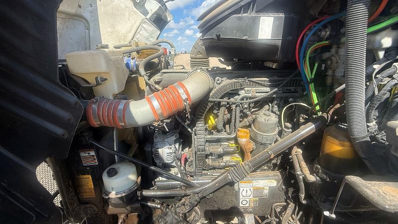 2015 Peterbilt All other VIN 1XPBAP9X7FD261723 COPART salvage auction — MINOR DENT/SCRATCHES, OH - CERTIFICATE OF TITLE (P), sold $1,600 on 2026-07-31 (photo 7)