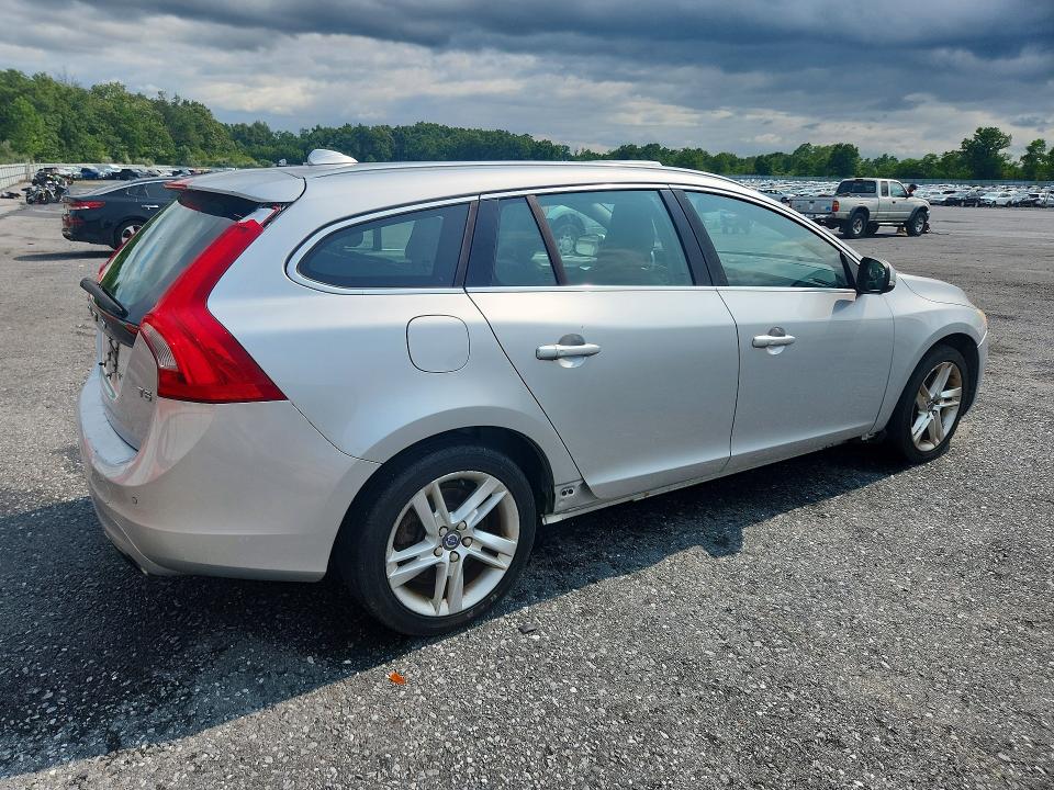 2015 Volvo V60 VIN YV140MEM0F1260657 COPART salvage auction — MECHANICAL, Pa - Cert Of Title, sold $1,000 on 2026-08-04 (photo 3)