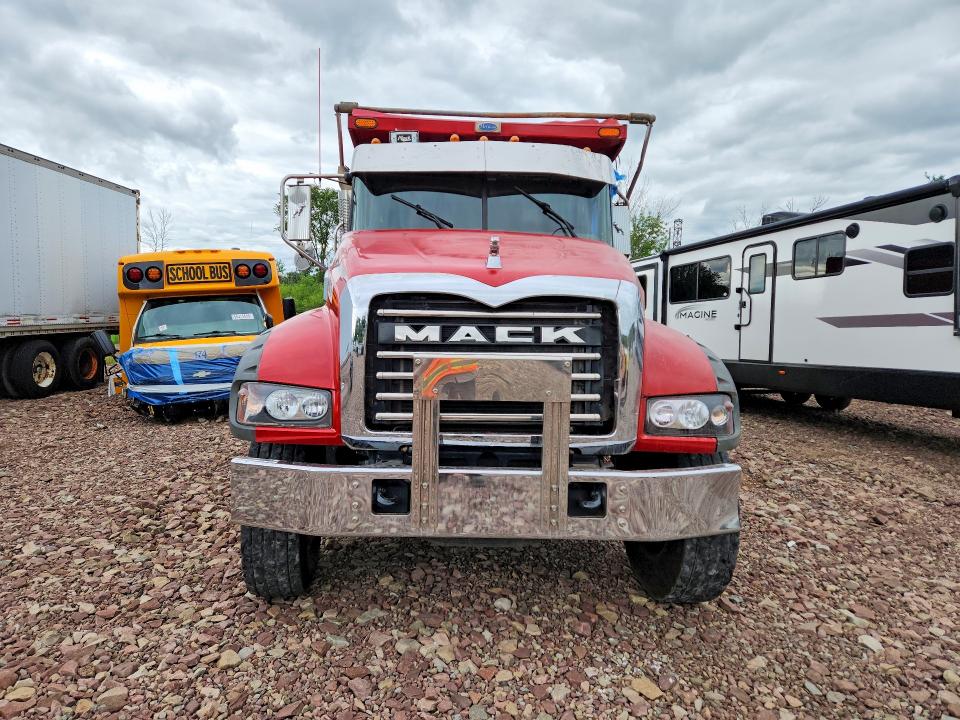 2018 Mack All other VIN 1M2AX09C9JM038748 COPART salvage auction — SIDE, PA - CERTIFICATE OF SALVAGE, sold $25,500 on 2026-07-30 (photo 5)