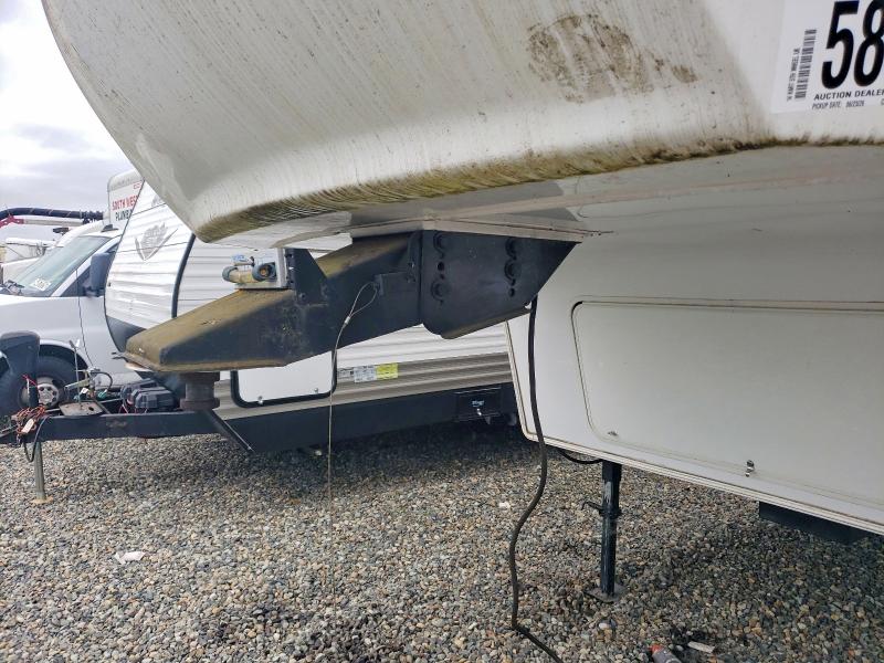 2014 Hartland 5th wheel VIN 5SFSG3224EE269288 COPART salvage auction — NORMAL WEAR, CT, sold $2,750 on 2026-07-14 (photo 7)