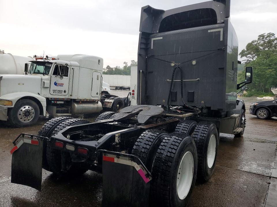 2019 Peterbilt All other VIN 1XPBDK9X2KD496759 COPART salvage auction — NORMAL WEAR, IN - CERTIFICATE OF TITLE, sold $7,800 on 2026-07-30 (photo 6)