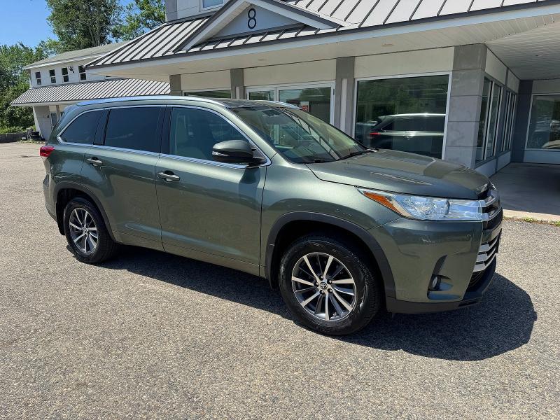 2017 Toyota Highlander VIN 5TDJZRFH0HS457900 — COPART salvage auction photo