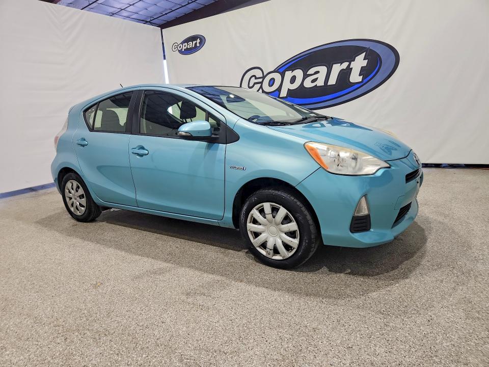 2014 Toyota Prius VIN JTDKDTB32E1084202 COPART salvage auction — MINOR DENT/SCRATCHES, Ca - Dis/Dlr/Exp Only Clean Title, sold $725 on 2026-07-31 (photo 4)