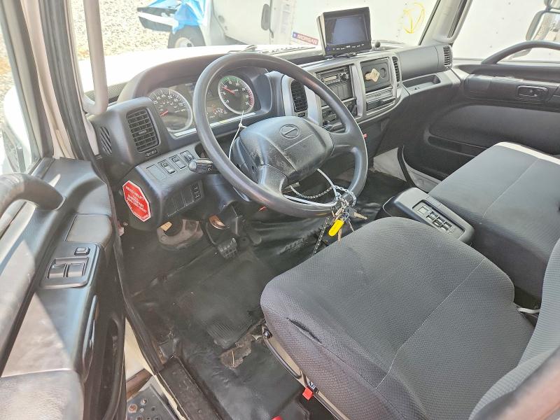 2013 Hino All other VIN 5PVNV8JT1D4S52529 COPART salvage auction — MINOR DENT/SCRATCHES, FL - CERTIFICATE OF TITLE, sold $10 on 2026-07-28 (photo 8)