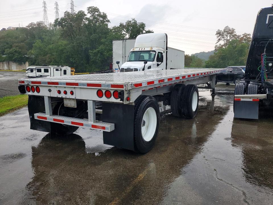 2017 Extreme Travel trl VIN 1E9AA4521H1588001 COPART salvage auction — NORMAL WEAR, IN - CERTIFICATE OF TITLE, sold $1,600 on 2026-07-28 (photo 3)