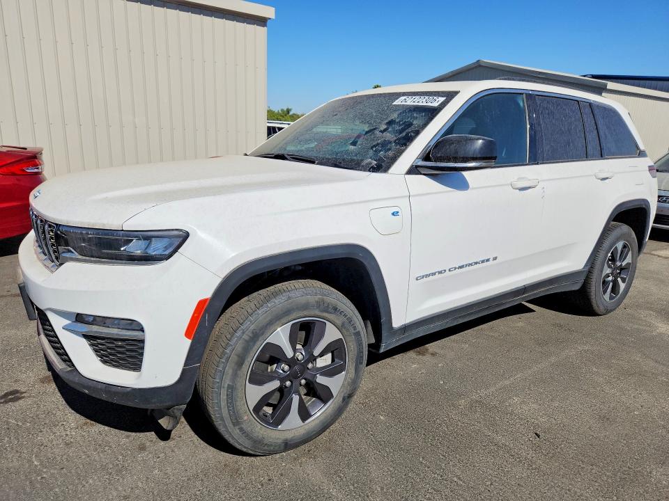 2024 Jeep Cherokee VIN 1C4RJYB69RC181633 — COPART salvage auction photo
