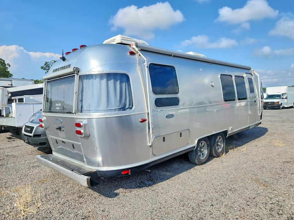 2019 Airstream Trailer VIN 1STJ9YM26KJ545882 COPART salvage auction — SIDE, RS, sold $5,000 on 2026-09-01 (photo 3)