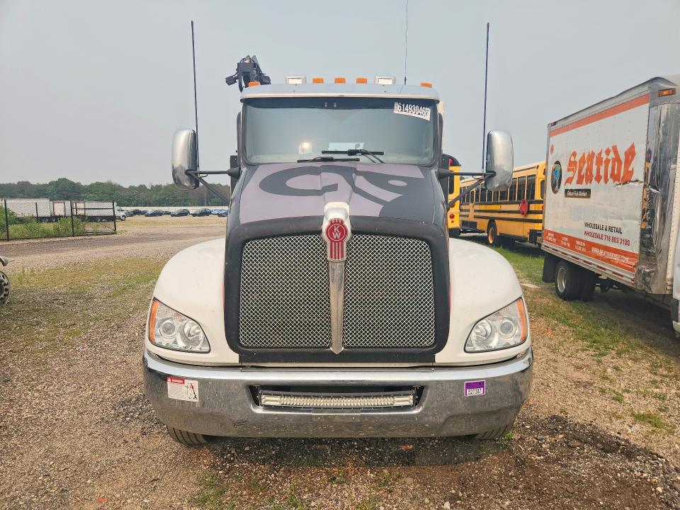 2021 Kenworth All other VIN 2NKHHJ6X3MM421627 COPART salvage auction — MINOR DENT/SCRATCHES, NJ - CERTIFICATE OF TITLE, sold $39,250 on 2026-07-28 (photo 5)