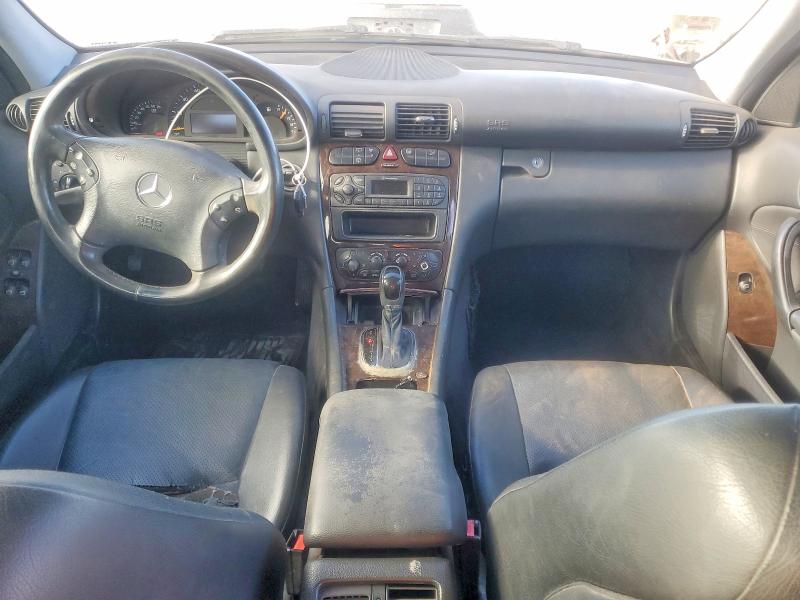 2004 Mercedes-benz C class VIN WDBRH61J74F453835 COPART salvage auction — NORMAL WEAR, CA - DIS/DLR/EXP ONLY CLEAN TITLE, sold $30 on 2026-07-28 (photo 8)