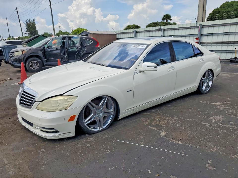 2010 Mercedes-benz S class VIN WDDNG9FB3AA302186 COPART salvage auction — MECHANICAL, FL - CERTIFICATE OF TITLE, sold $275 on 2026-08-04 (photo 1)