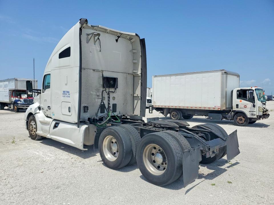 2019 Kenworth All other VIN 1XKYDP9X6KJ241630 COPART salvage auction — MINOR DENT/SCRATCHES, FL - CERTIFICATE OF TITLE (P), sold $10,000 on 2026-07-28 (photo 2)