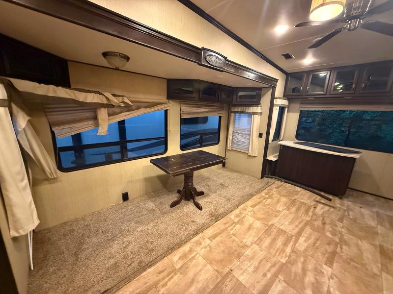 2017 Forest river Othr VIN 4X4FCMH27H6006556 COPART salvage auction — NORMAL WEAR, CT, sold $23,500 on 2026-08-18 (photo 6)
