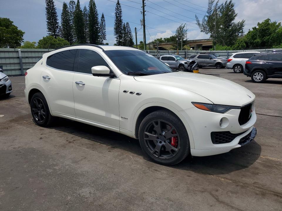 2018 Maserati All other VIN ZN661YUS0JX284352 COPART salvage auction — MINOR DENT/SCRATCHES, Fl - Cert Of Title-Rebuilt, sold $3,900 on 2026-08-04 (photo 4)