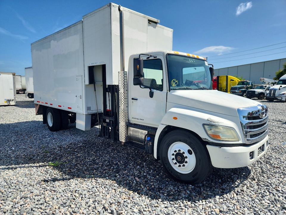 2013 Hino All other VIN 5PVNV8JT1D4S52529 COPART salvage auction — MINOR DENT/SCRATCHES, FL - CERTIFICATE OF TITLE, sold $10 on 2026-07-28 (photo 4)