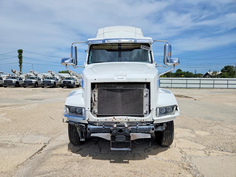 2018 Western star/auto car All models VIN 5KJJBHDR9JLJZ0714 COPART salvage auction — FRONT END, ST, sold $4,000 on 2026-07-30 (photo 5)