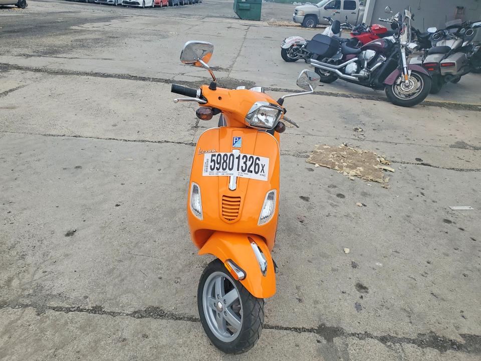 2011 Vespa Scooter VIN ZAPM688F0B5400068 COPART salvage auction — SIDE, ST, sold $425 on 2026-07-30 (photo 2)