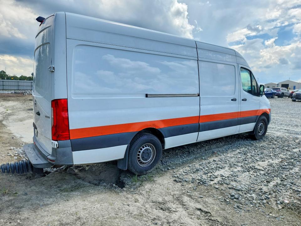 2021 Freightliner Sprinter VIN W2Y40CHY6MT045105 COPART salvage auction — NORMAL WEAR, CT, sold $9,100 on 2026-07-27 (photo 3)