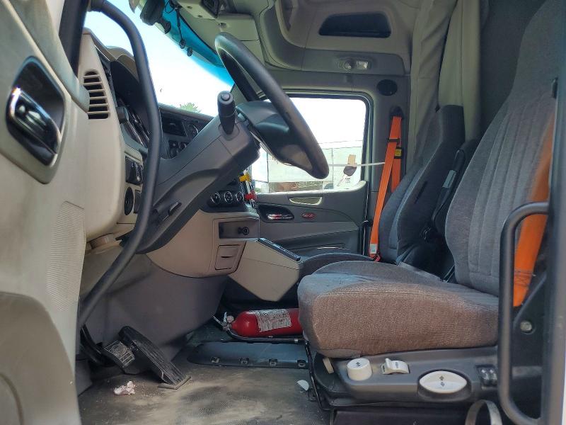 2018 Peterbilt All other VIN 1XPBDP9X0JD474030 COPART salvage auction — MINOR DENT/SCRATCHES, OH - CERTIFICATE OF TITLE, sold $7,500 on 2026-07-28 (photo 7)