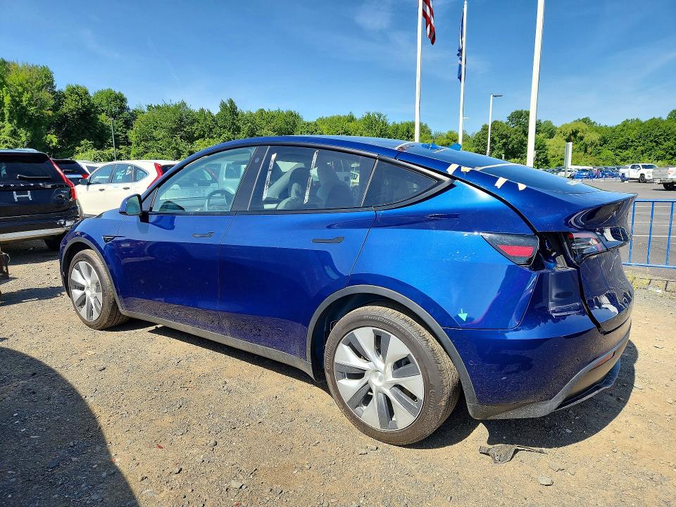 2022 Tesla Model y VIN 7SAYGDEEXNF418605 COPART salvage auction — REAR END, CT - CERT OF TITLE-SALVAGE, sold $12,200 on 2026-07-23 (photo 2)