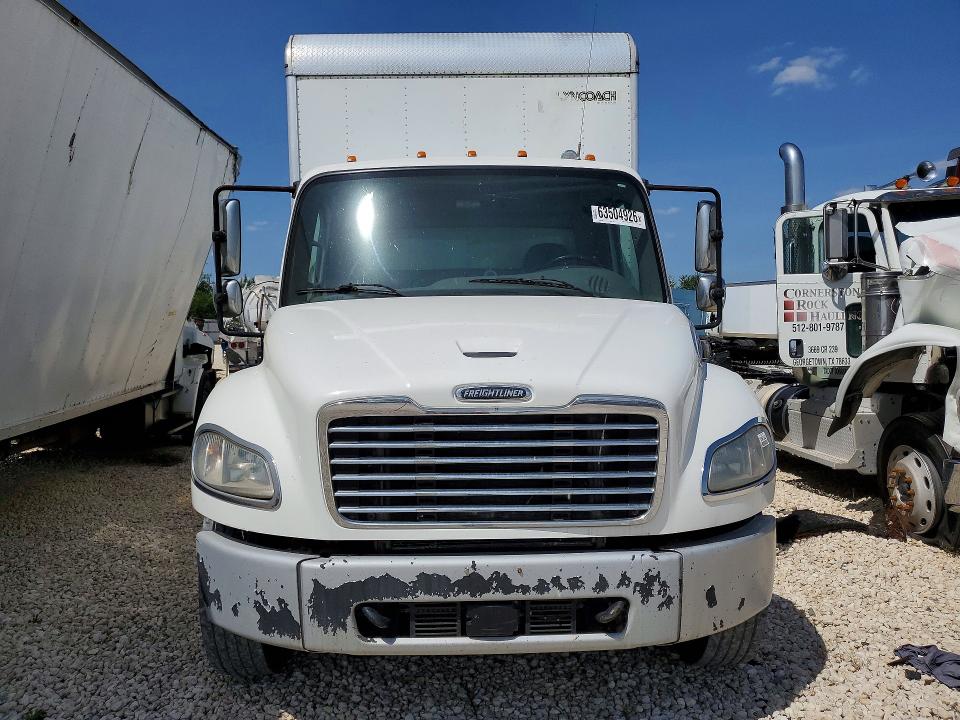 2017 Frht - freightliner All other VIN 1FVACWDT8HHHW6145 COPART salvage auction — MINOR DENT/SCRATCHES, CT, sold $13,800 on 2026-08-10 (photo 5)