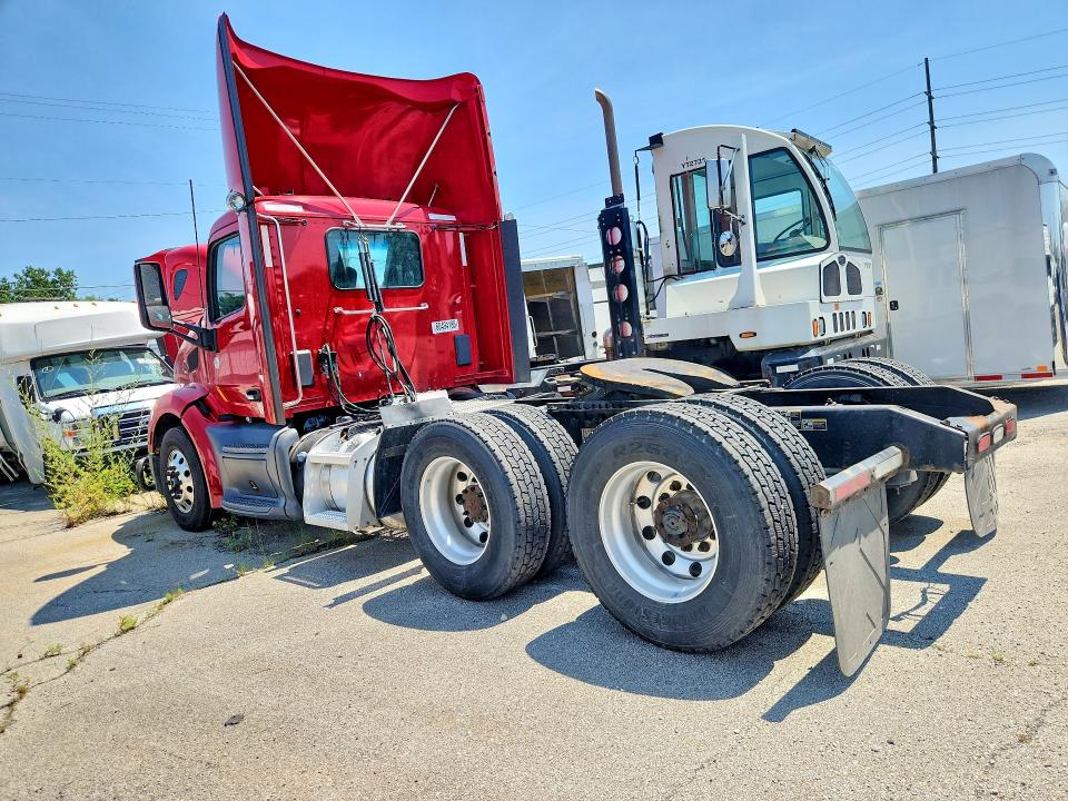 2021 Peterbilt All other VIN 1XPBD49X7MD756099 COPART salvage auction — MINOR DENT/SCRATCHES, TN - CERTIFICATE OF TITLE, sold $5,000 on 2026-07-28 (photo 2)