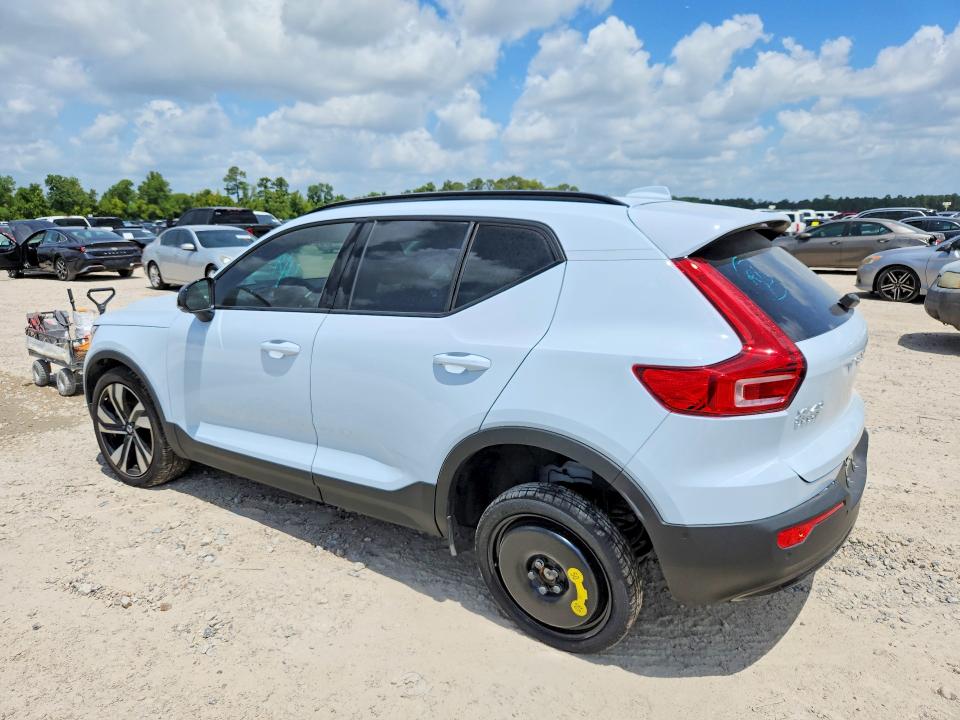 2025 Volvo Xc40 VIN YV4L12UC5S2537901 COPART salvage auction — REAR END, TX - SALVAGE VEHICLE TITLE, sold $13,500 on 2026-07-31 (photo 2)