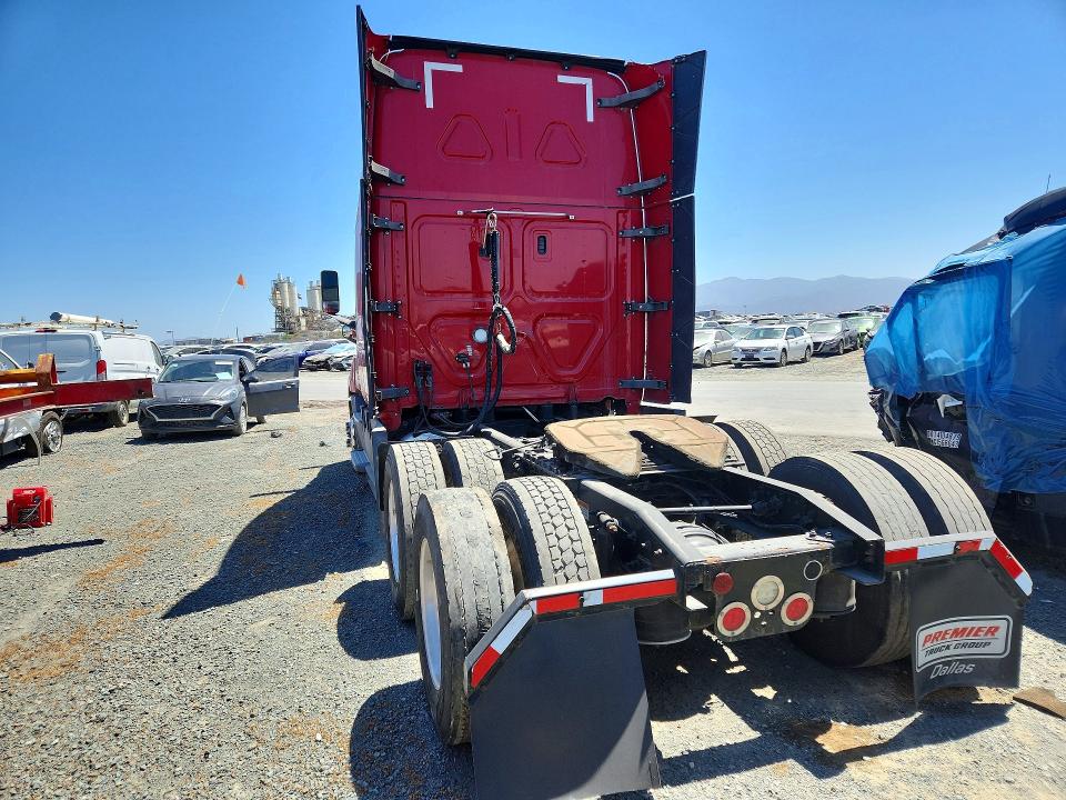 2019 Freightliner All other VIN 3AKJHHDR0KSKC2360 COPART salvage auction — MINOR DENT/SCRATCHES, CA - DIS/DLR/EXP ONLY CLEAN TITLE, sold $6,300 on 2026-07-31 (photo 6)