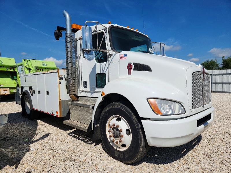 2015 Kenworth All other VIN 2NKHHM7X4FM423471 COPART salvage auction — NORMAL WEAR, CT, sold $12,500 on 2026-07-14 (photo 1)