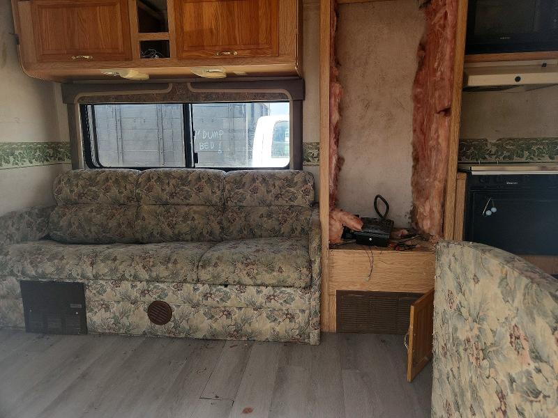 2001 Coachman Unknown VIN 1TC2B035011201116 COPART salvage auction — ROOF, BF, sold $80 on 2026-07-09 (photo 5)