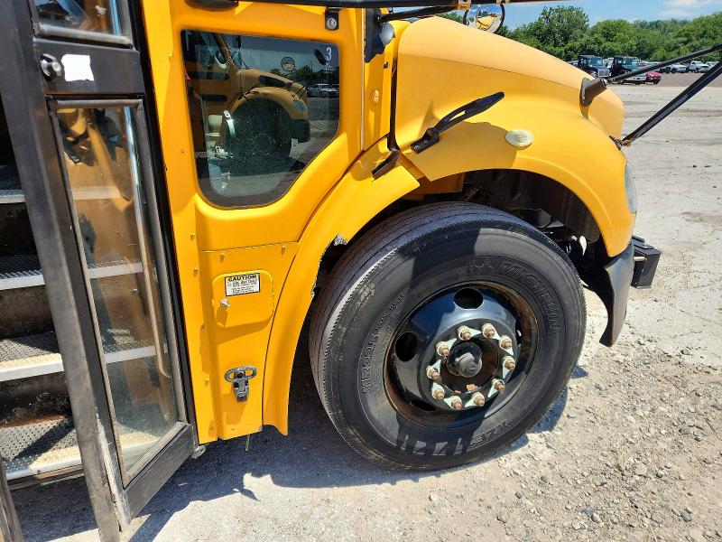 2012 Thomas Unknown VIN 4UZABRDT5CCBK4998 COPART salvage auction — NORMAL WEAR, CT, sold $2,000 on 2026-10-16 (photo 9)