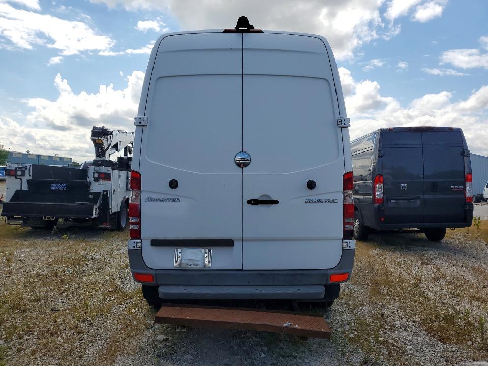 2013 Freightliner Sprinter VIN WDYPF0CC0D5815007 COPART salvage auction — NORMAL WEAR, IN - CERTIFICATE OF TITLE, sold $2,650 on 2026-07-28 (photo 6)